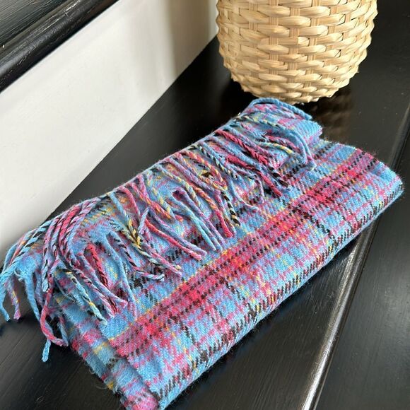Cashmere Feel brand  plaid acrylic Scarf like new wrap warm soft - Picture 4 of 4